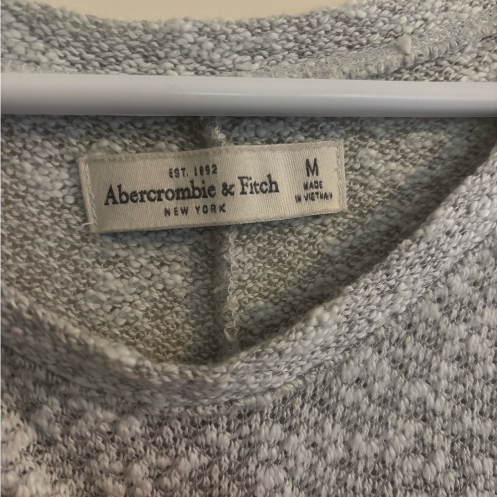 Abercrombie Grey Split Length Sweater - image 7
